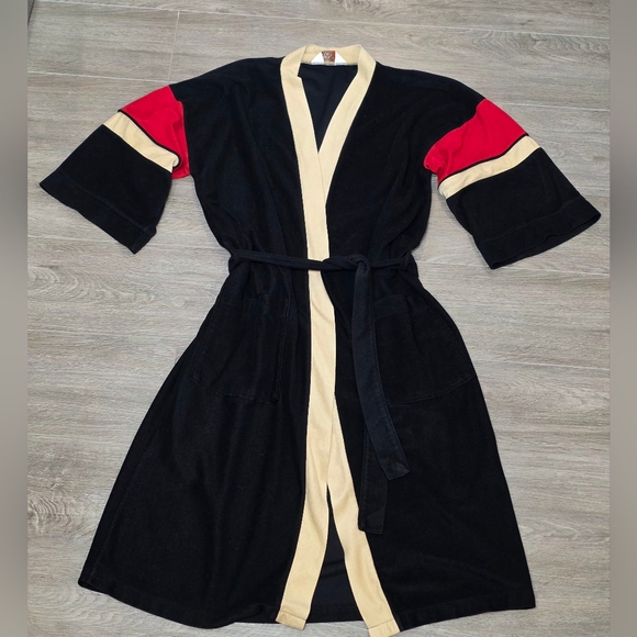 Vintage Sears One Size Fits Most Mens Kimono Style Robe Black Red Tan Belted - Picture 6 of 6